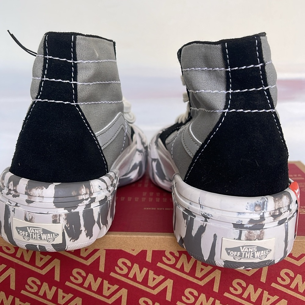 Vans WMNS Sk8-Hi Tapered
Moon Rocks Black/Reflective 
VN0A7Q5TBRF
Sneakers - Picture 9 of 16